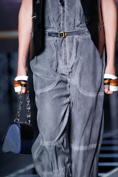 Look 32